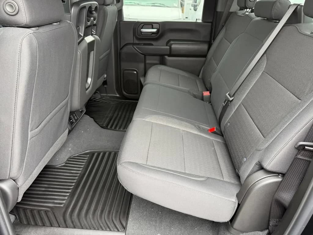 Chevrolet Silverado 2500HD Custom 4WD Crew Cab 159" 2026 — side view