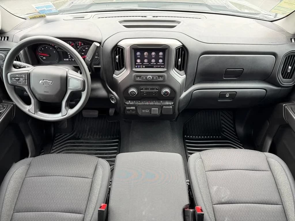 Chevrolet Silverado 2500HD Custom 4WD Crew Cab 159" 2026 — side view
