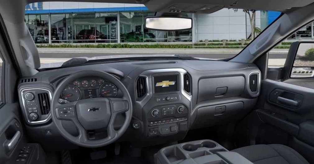 Chevrolet Silverado 2500HD Custom 4WD Crew Cab 159" 2026 — side view