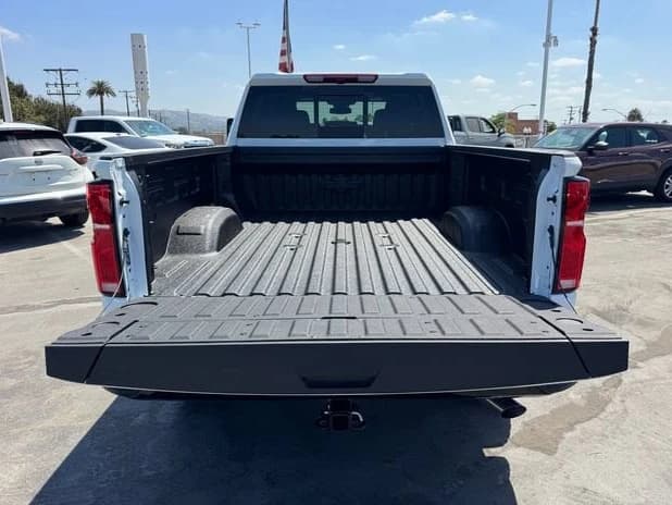 Chevrolet Silverado 2500HD LT 4WD Crew Cab 159" 2026 — side view