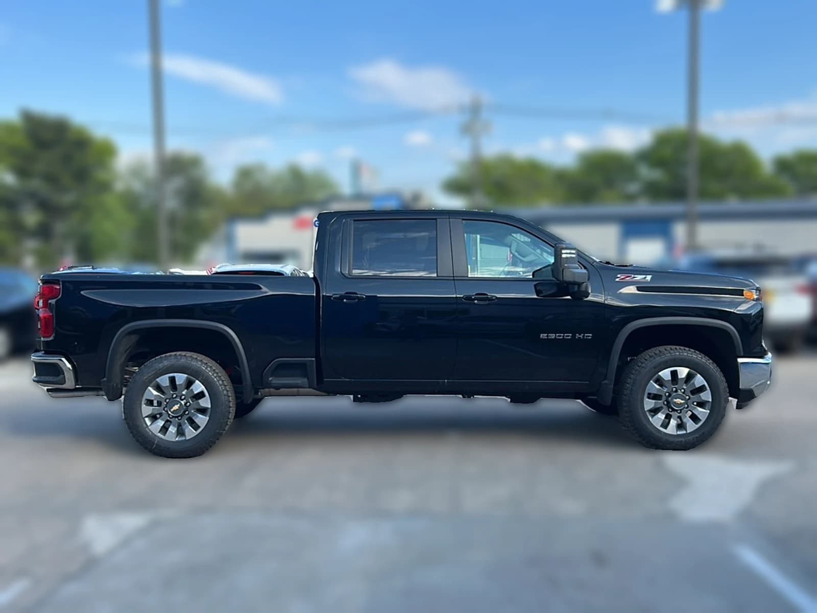 Chevrolet Silverado 2500HD LT 4WD Crew Cab 159" 2026 — side view