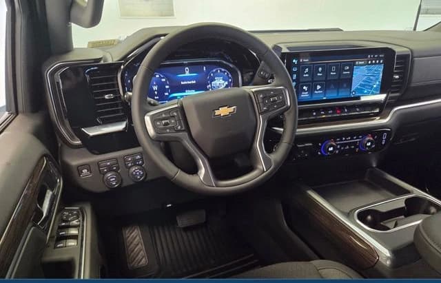 Chevrolet Silverado 2500HD LT 4WD Crew Cab 159" 2026 — side view