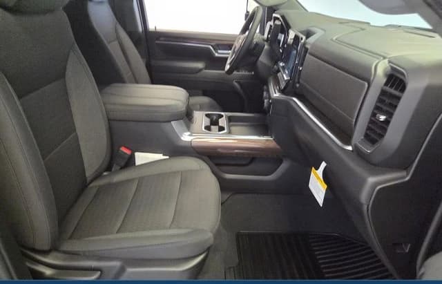 Chevrolet Silverado 2500HD LT 4WD Crew Cab 159" 2026 — side view
