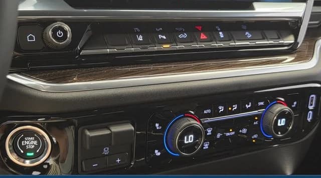 Chevrolet Silverado 2500HD LT 4WD Crew Cab 159" 2026 — side view