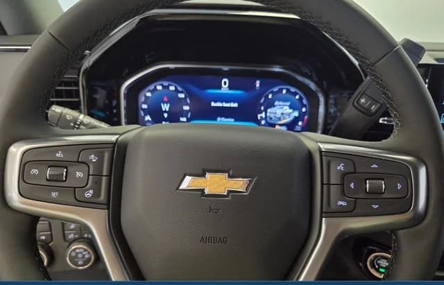 Chevrolet Silverado 2500HD LT 4WD Crew Cab 159" 2026 — side view
