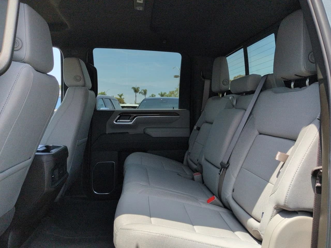 Chevrolet Silverado 2500HD LT 4WD Crew Cab 159" 2026 — side view