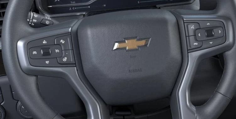 Chevrolet Silverado 2500HD LT 4WD Crew Cab 159" 2026 — side view