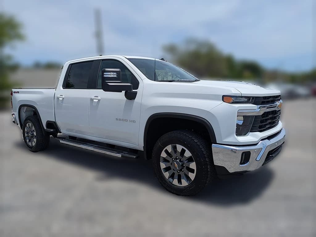 Chevrolet Silverado 2500HD LT 4WD Crew Cab 159" 2026 — side view