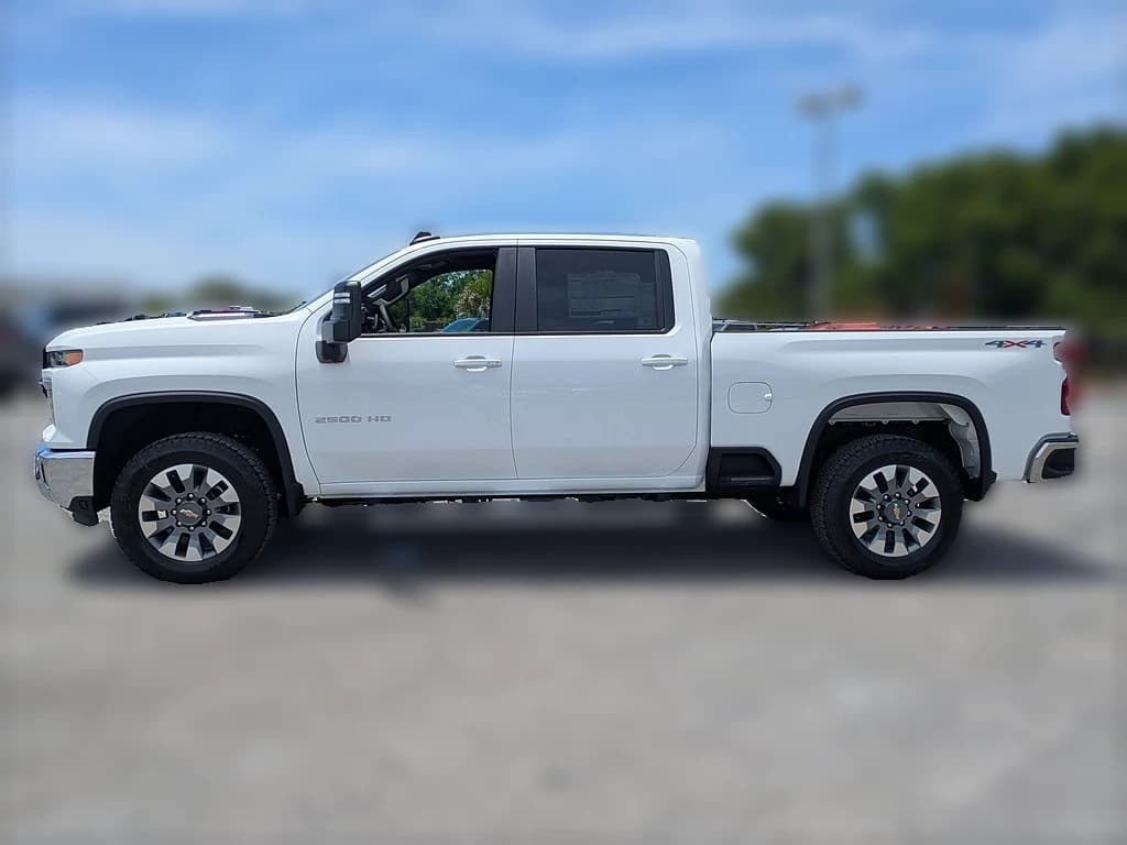 Chevrolet Silverado 2500HD LT 4WD Crew Cab 159" 2026 — side view