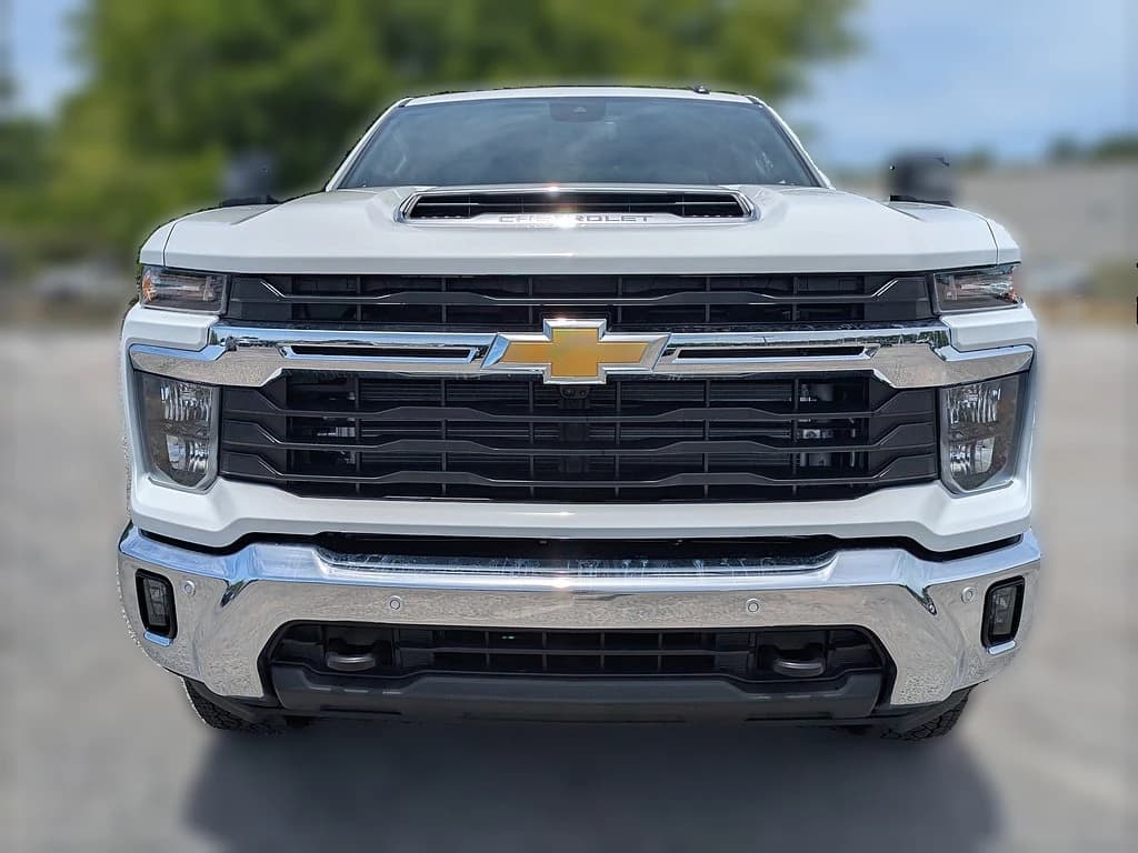 Chevrolet Silverado 2500HD LT 4WD Crew Cab 159" 2026 — side view