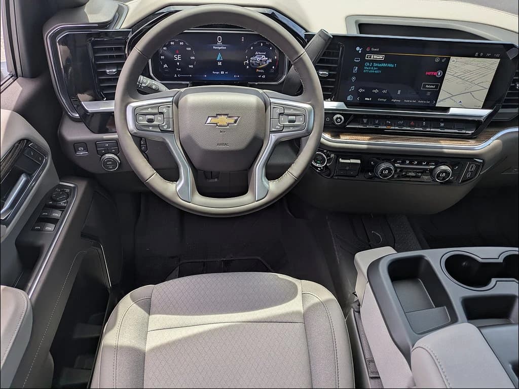 Chevrolet Silverado 2500HD LT 4WD Crew Cab 159" 2026 — side view