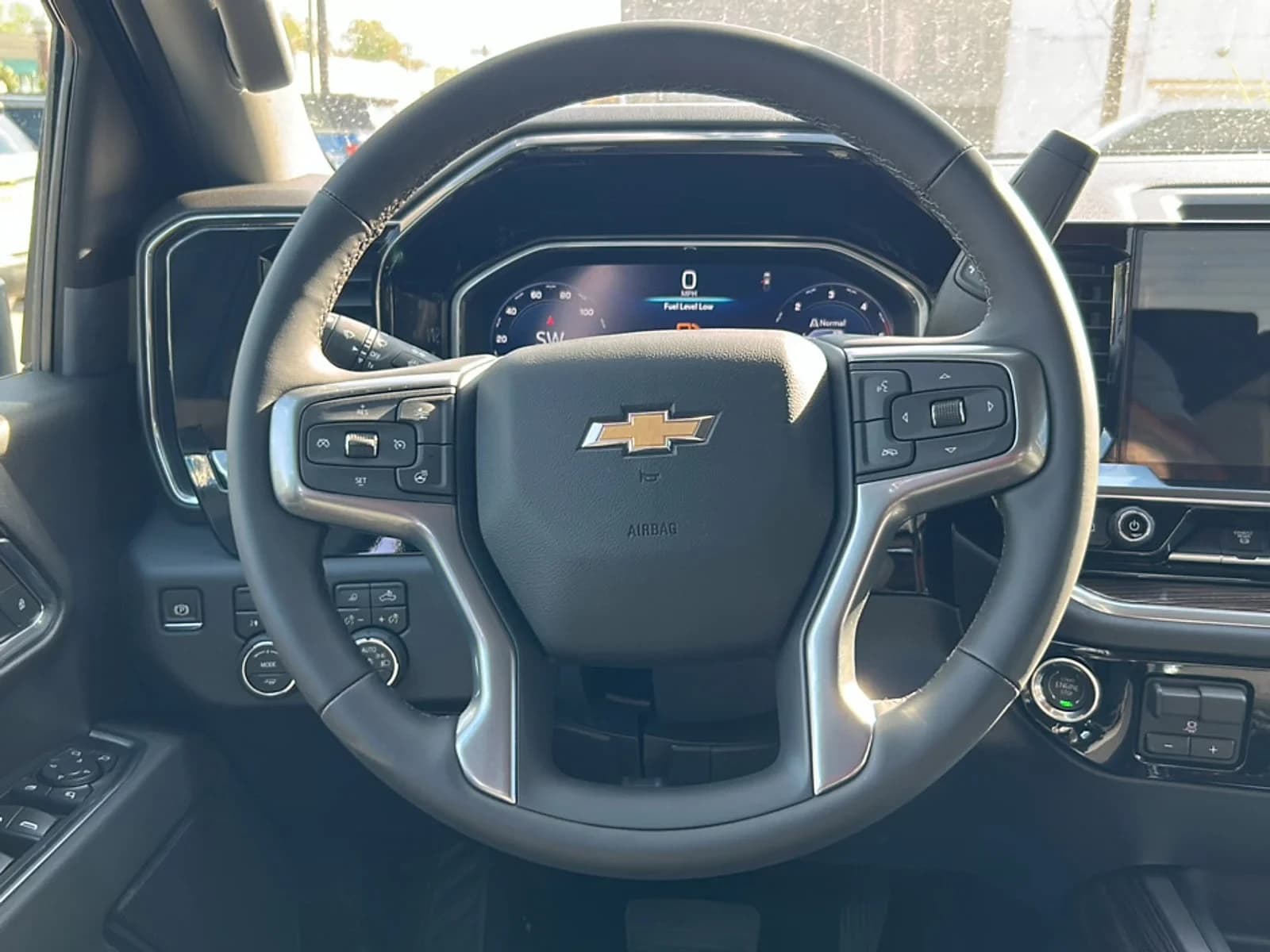 Chevrolet Silverado 2500HD LT 4WD Crew Cab 159" 2026 — side view