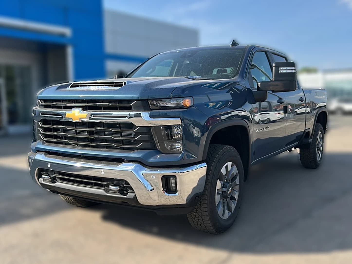 Chevrolet Silverado 2500HD LT 4WD Crew Cab 159" 2026 — side view