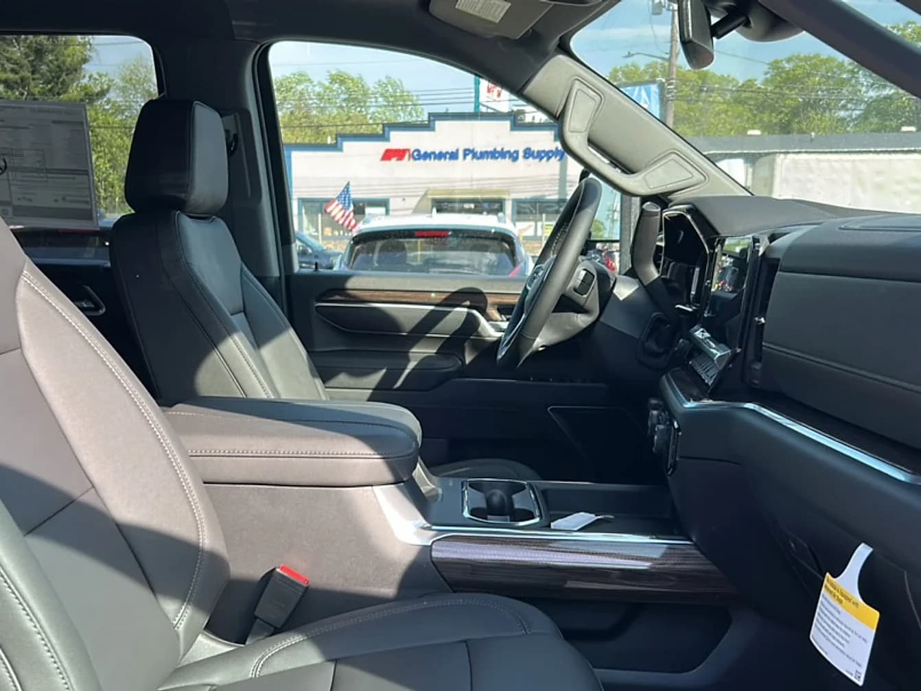 Chevrolet Silverado 2500HD LT 4WD Crew Cab 159" 2026 — side view