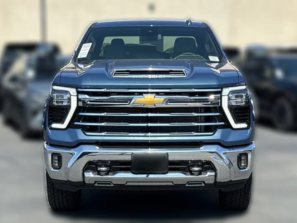 Chevrolet Silverado 2500HD LTZ 4WD Crew Cab 159" 2026 — side view