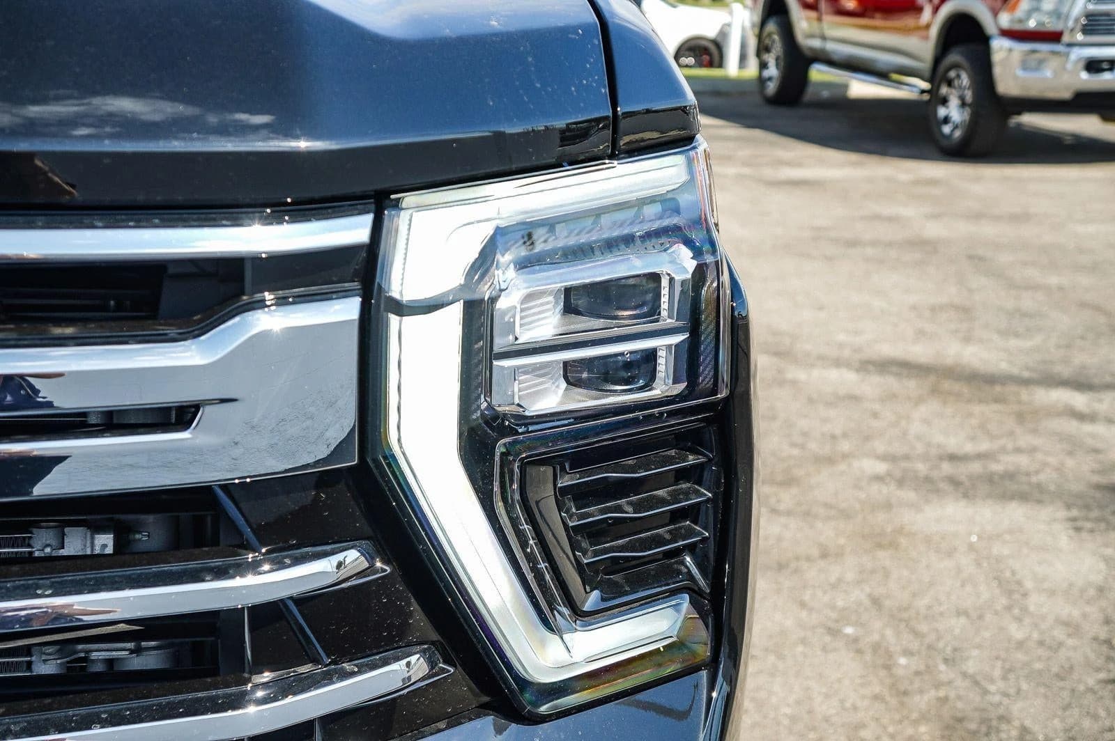 Chevrolet Silverado 2500HD LTZ 4WD Crew Cab 159" 2026 — side view