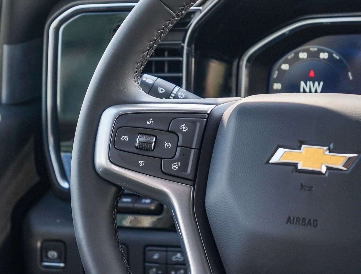 Chevrolet Silverado 2500HD LTZ 4WD Crew Cab 159" 2026 — side view