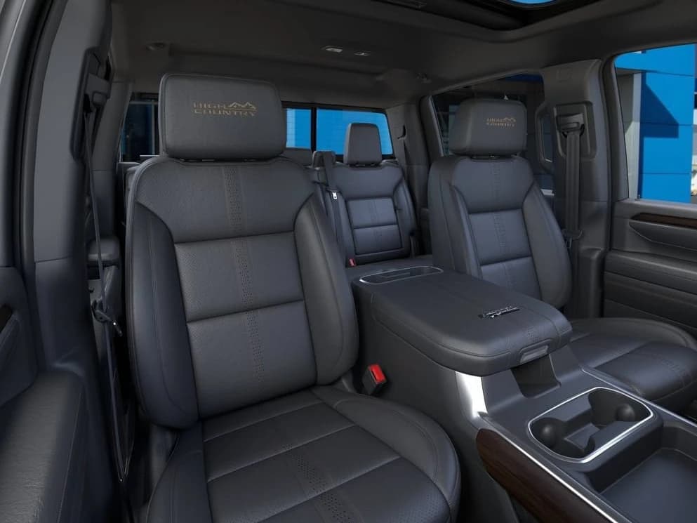 Chevrolet Silverado 2500HD High Country 4WD Crew Cab 159" 2026 — side view