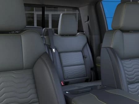 Chevrolet Silverado 2500HD ZR2 4WD Crew Cab 159" 2026 — side view