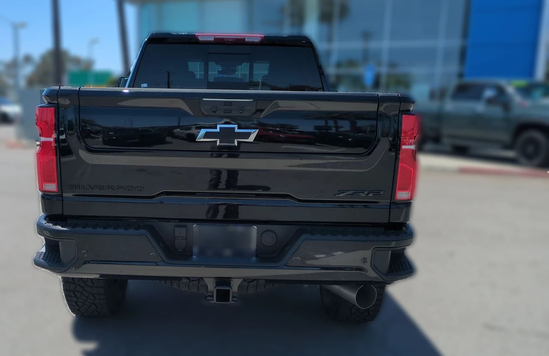 Chevrolet Silverado 2500HD ZR2 4WD Crew Cab 159" 2026 — side view