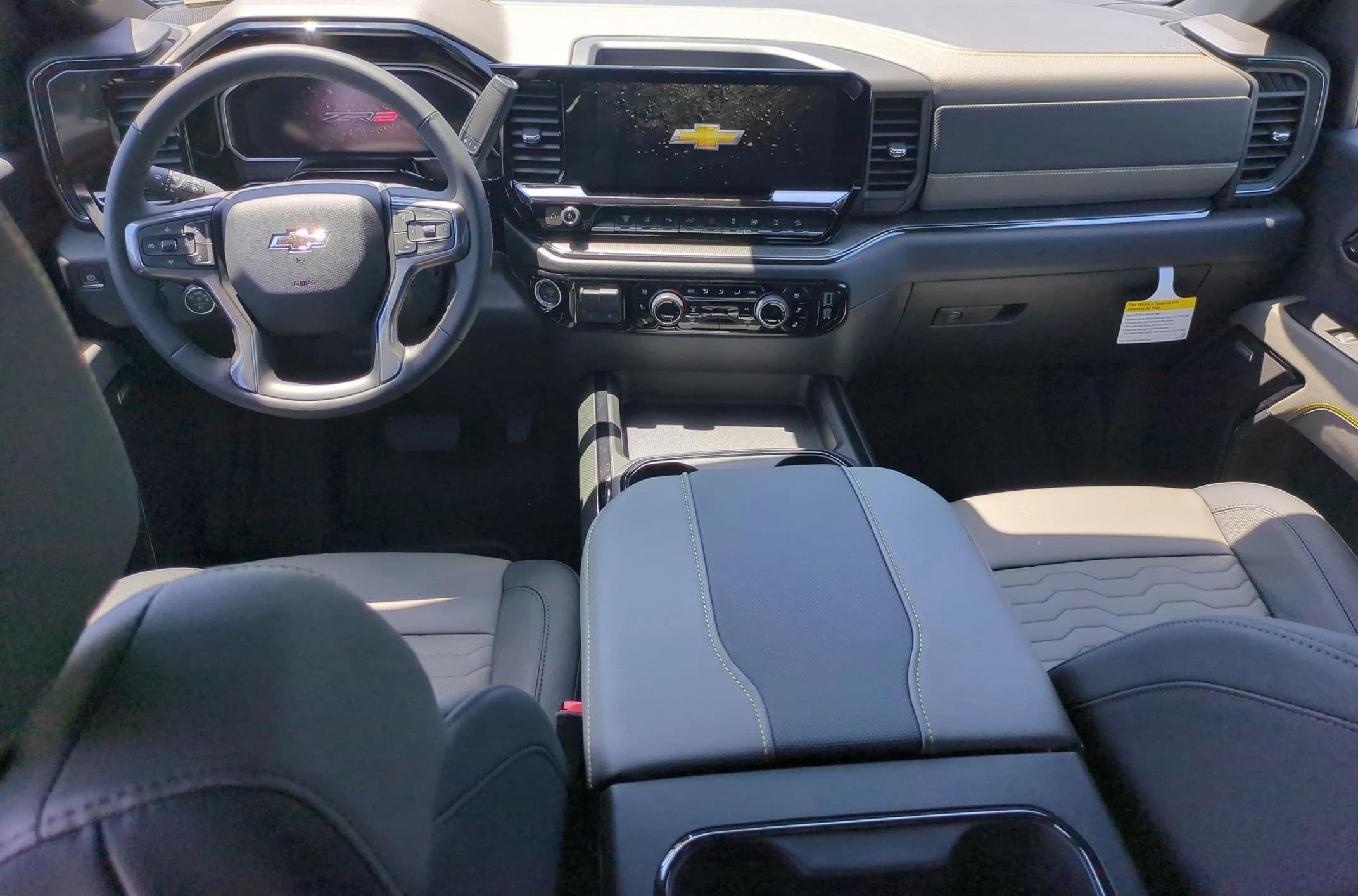 Chevrolet Silverado 2500HD ZR2 4WD Crew Cab 159" 2026 — side view