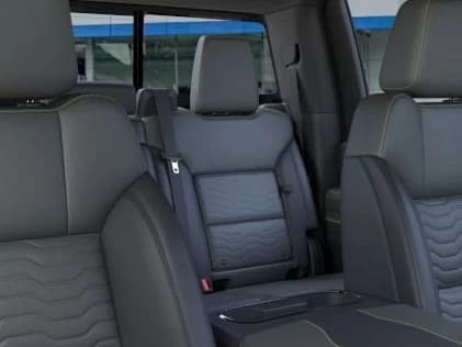 Chevrolet Silverado 2500HD ZR2 4WD Crew Cab 159" 2026 — side view