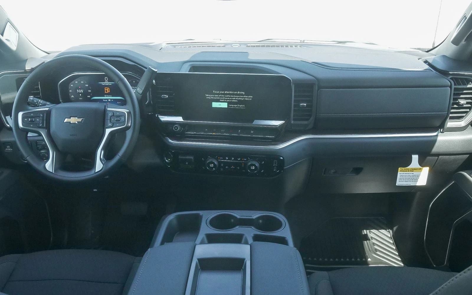 Chevrolet Silverado 1500 LT 2WD Crew Cab 147" 2026 — side view
