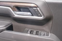 Chevrolet Silverado 1500 LT 2WD Crew Cab 147" 2026 — side view