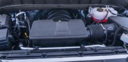 Chevrolet Silverado 1500 LT 2WD Crew Cab 147" 2026 — side view