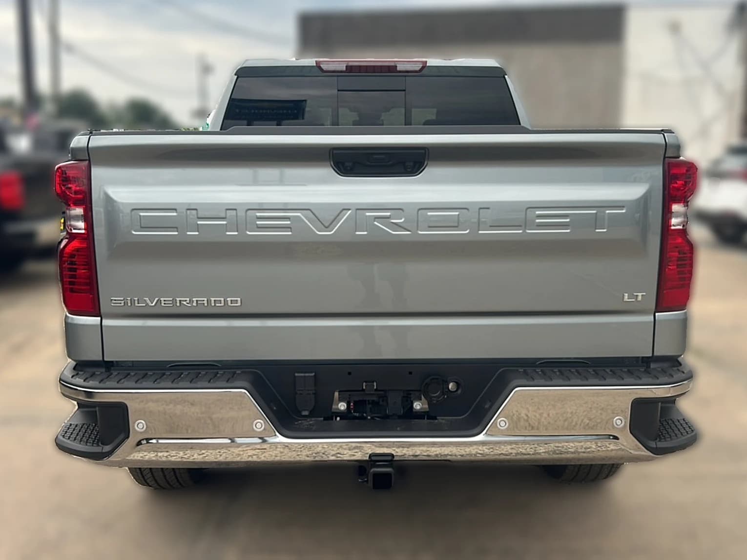 Chevrolet Silverado 1500 LT 4WD Crew Cab 147" 2026 — side view