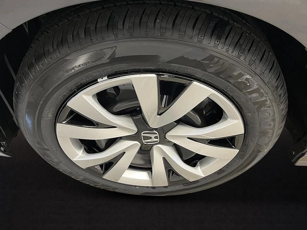 Honda Civic Sedan LX CVT 2026 — side view