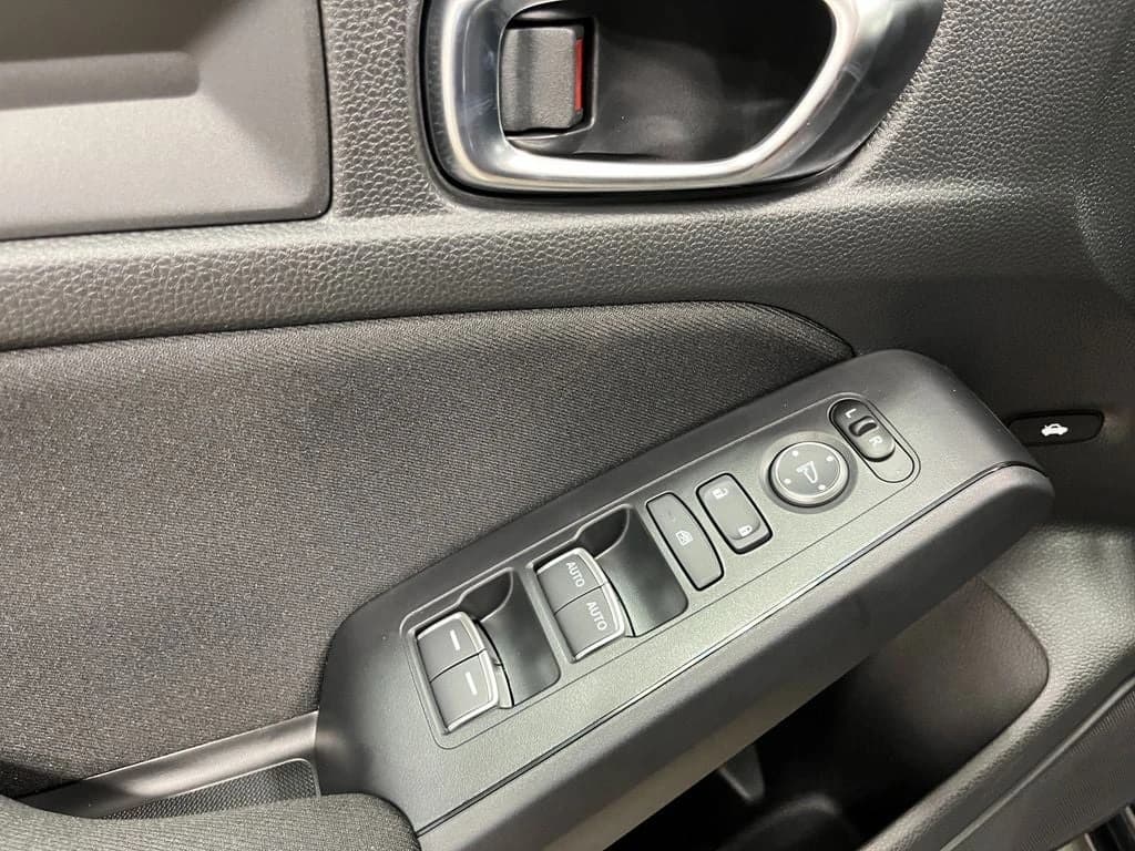 Honda Civic Sedan LX CVT 2026 — side view