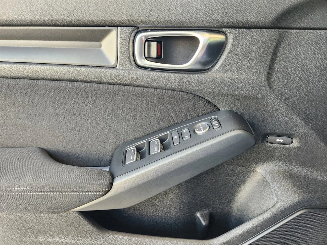 Honda Civic Sedan LX CVT 2026 — side view