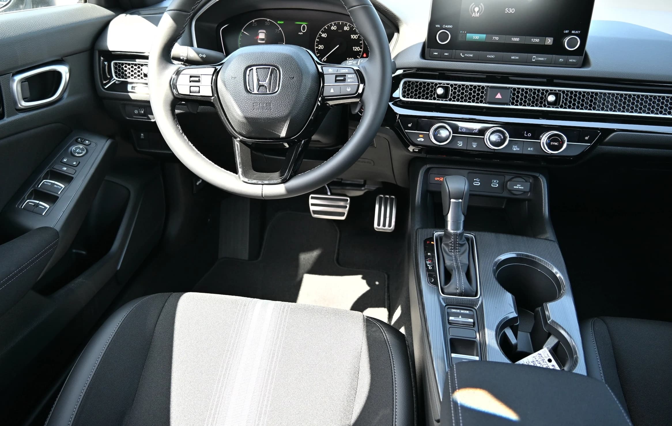 Honda Civic Sedan Hybrid Sport CVT 2026 — side view
