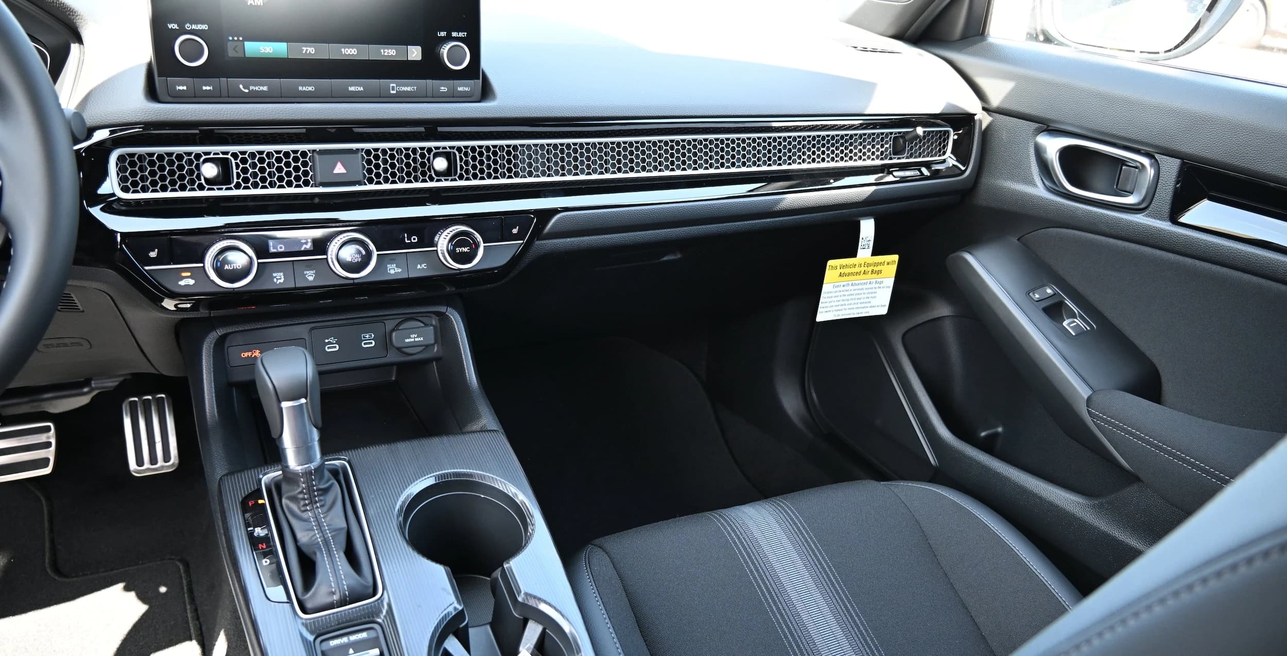 Honda Civic Sedan Hybrid Sport CVT 2026 — side view
