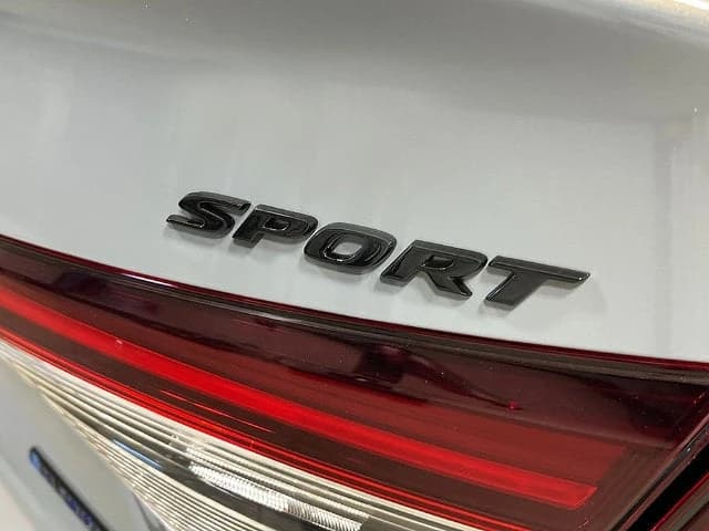Honda Civic Sedan Hybrid Sport CVT 2026 — side view