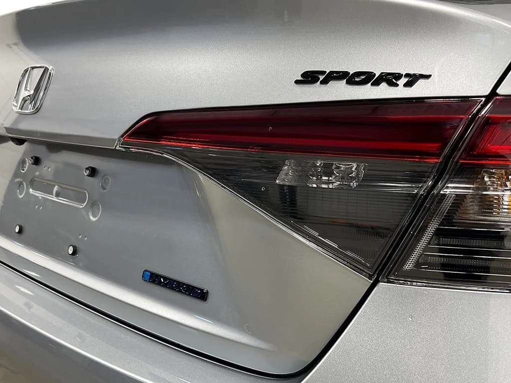 Honda Civic Sedan Hybrid Sport CVT 2026 — side view