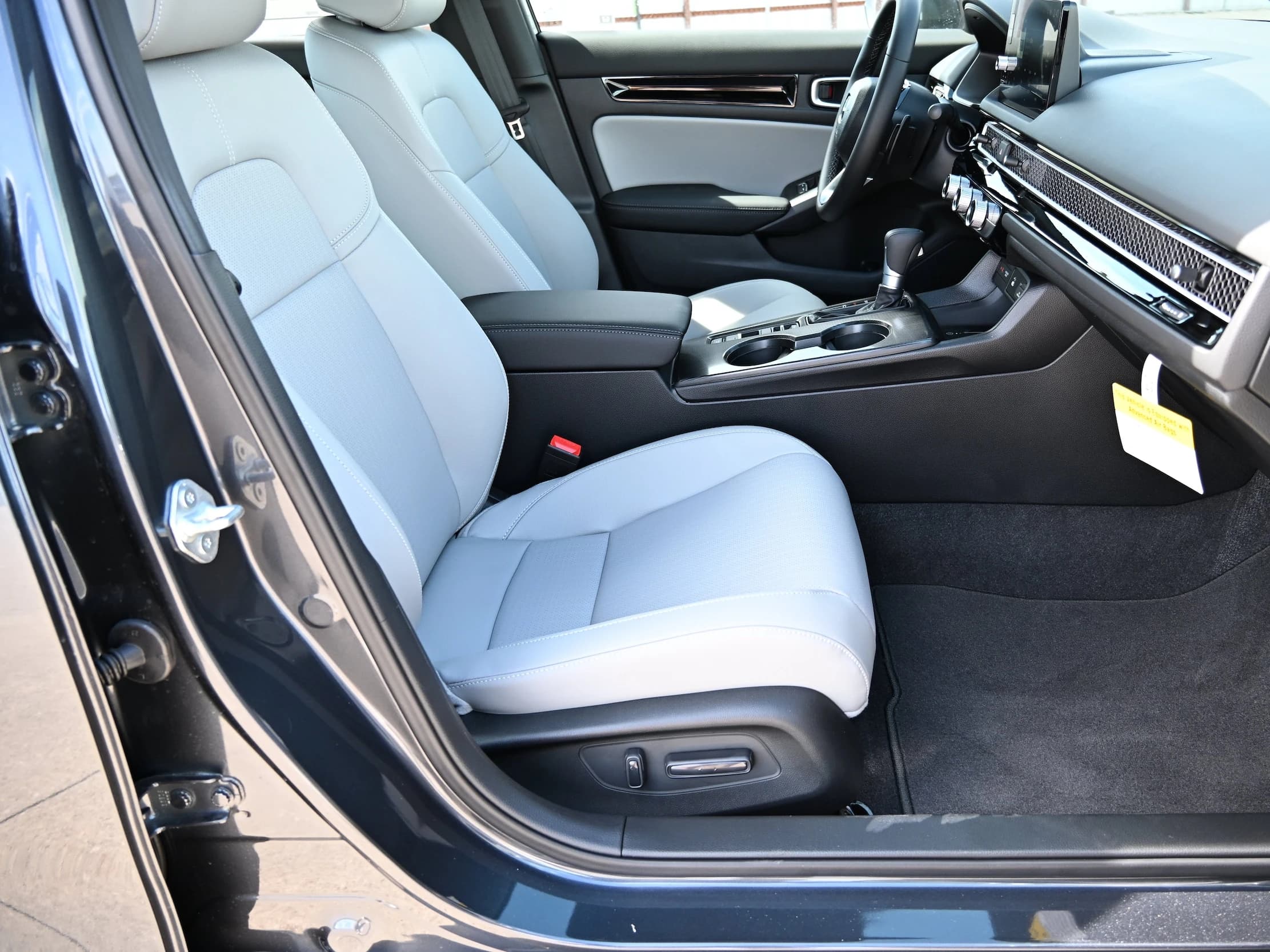 Honda Civic Sedan Hybrid Sport CVT 2026 — side view