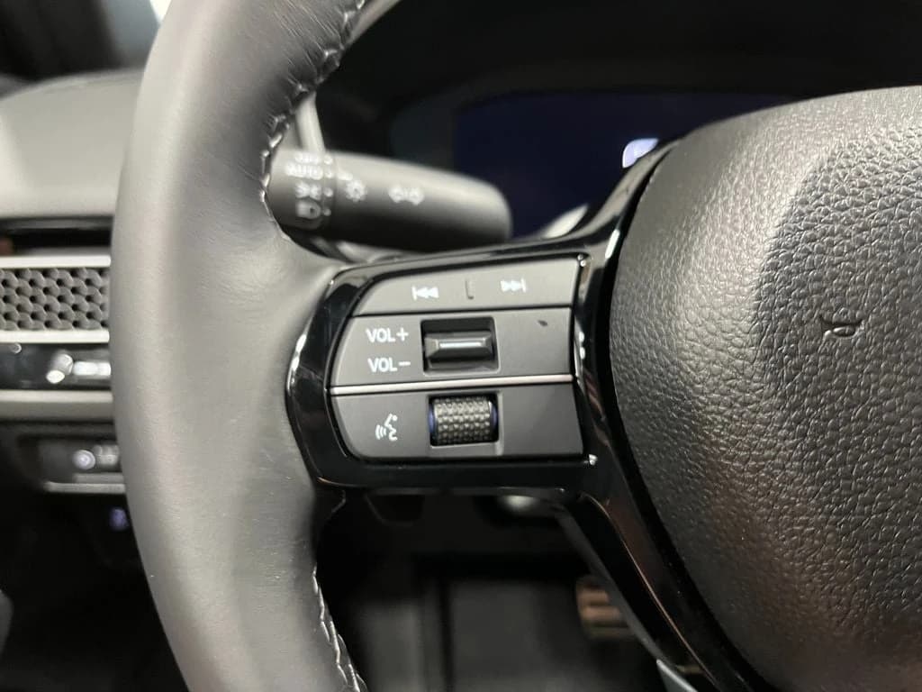 Honda Civic Sedan Hybrid Sport Touring CVT 2026 — side view