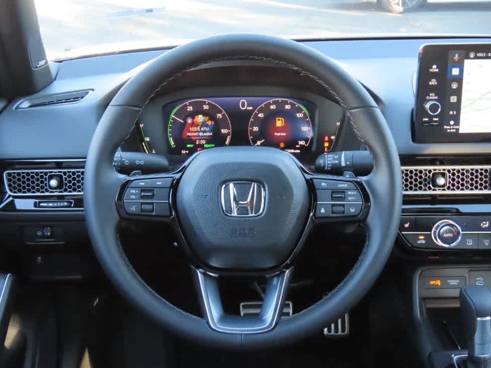 Honda Civic Sedan Hybrid Sport Touring CVT 2026 — side view