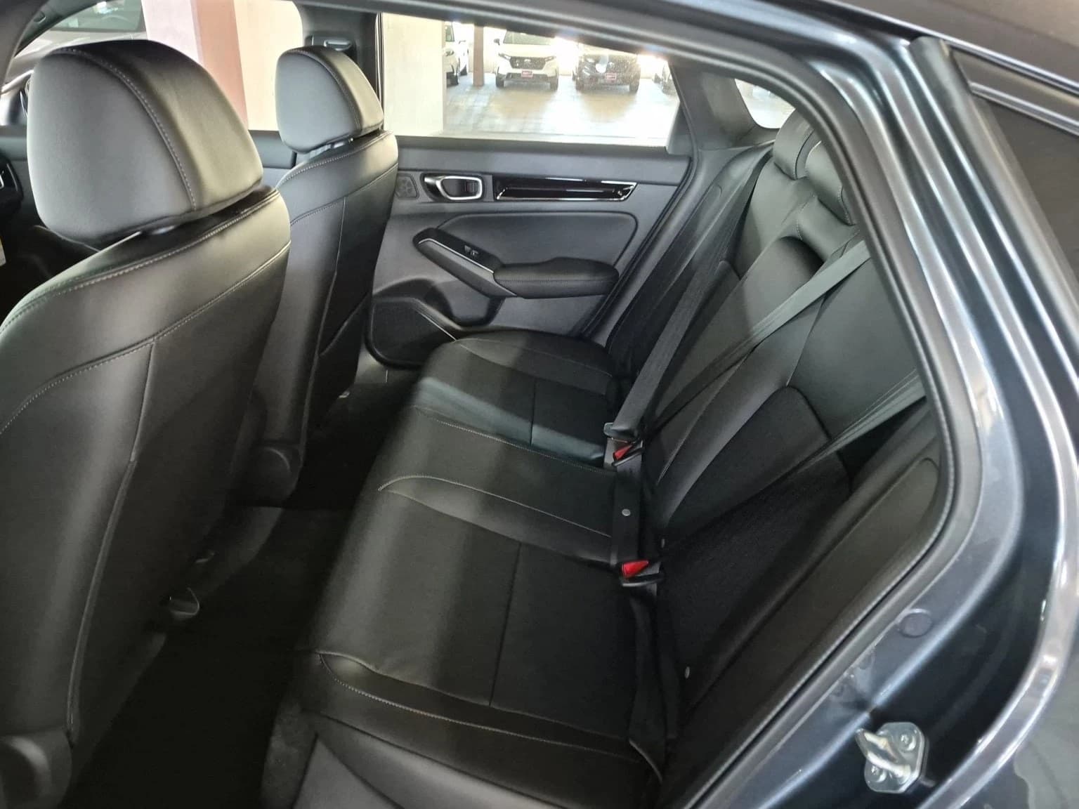 Honda Civic Sedan Hybrid Sport Touring CVT 2026 — side view