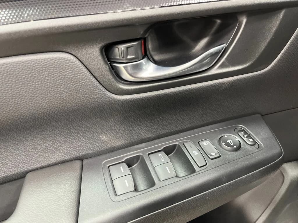 Honda CR-V LX AWD 2026 — side view