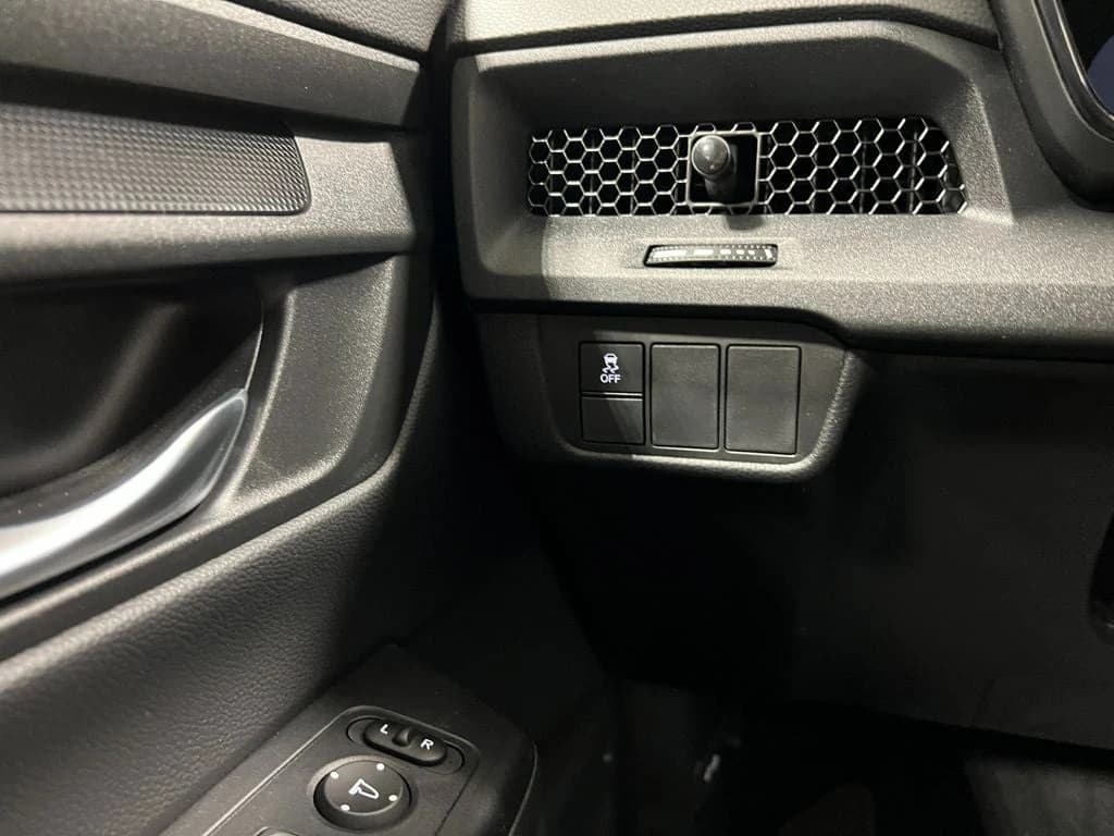 Honda CR-V LX AWD 2025 — side view