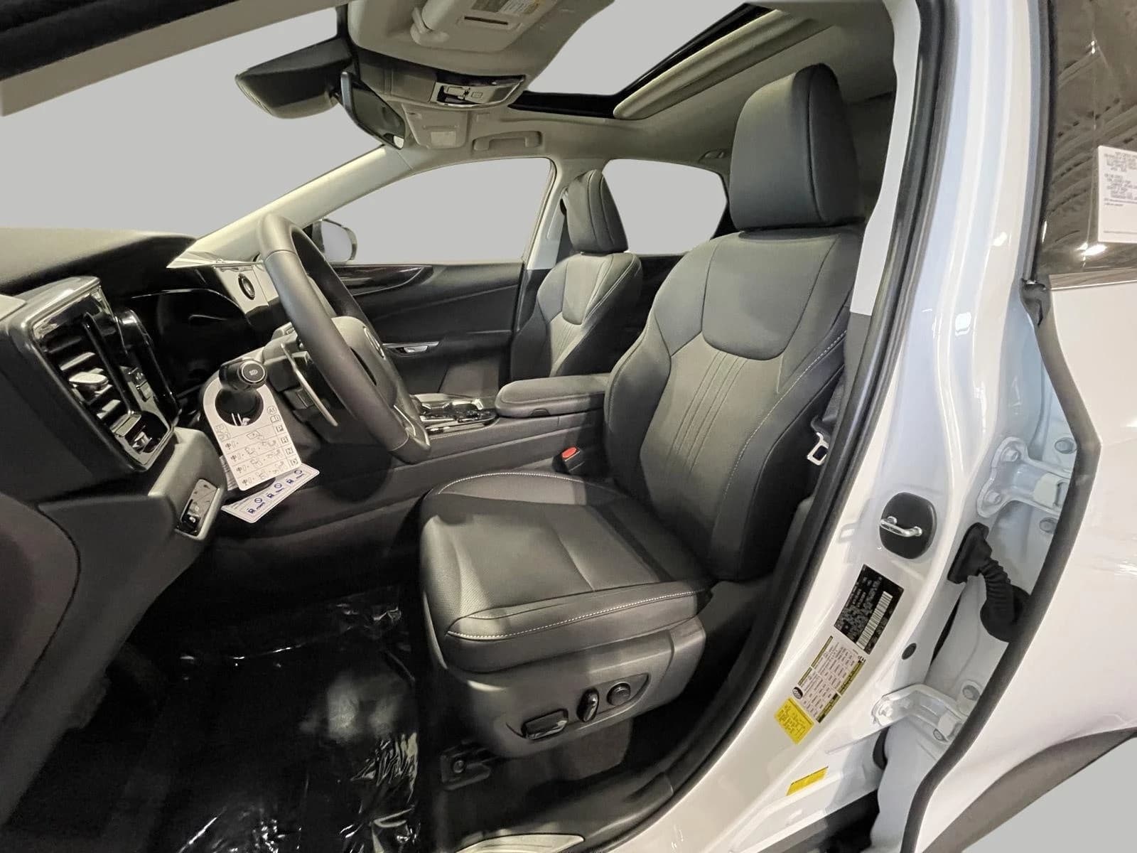 Lexus NX NX 350 AWD 2026 — side view