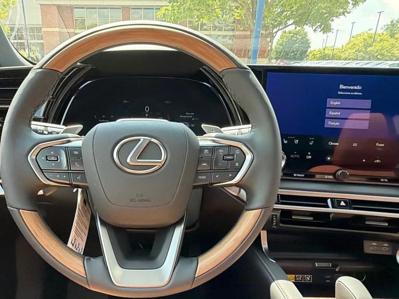 Lexus RX RX 350 Premium AWD 2026 — side view