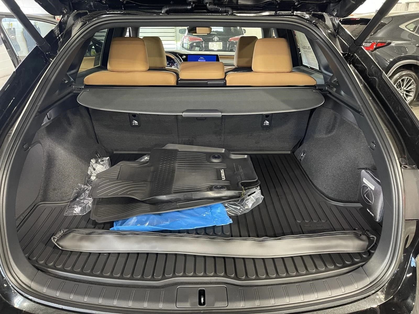 Lexus RX RX 350 Premium AWD 2026 — side view