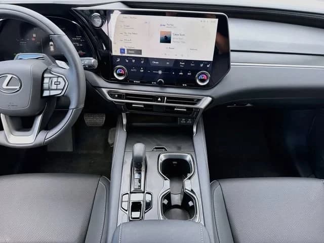Lexus RX RX 350h AWD 2026 — side view