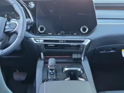 Lexus RX RX 350h Premium+ AWD 2026 — side view