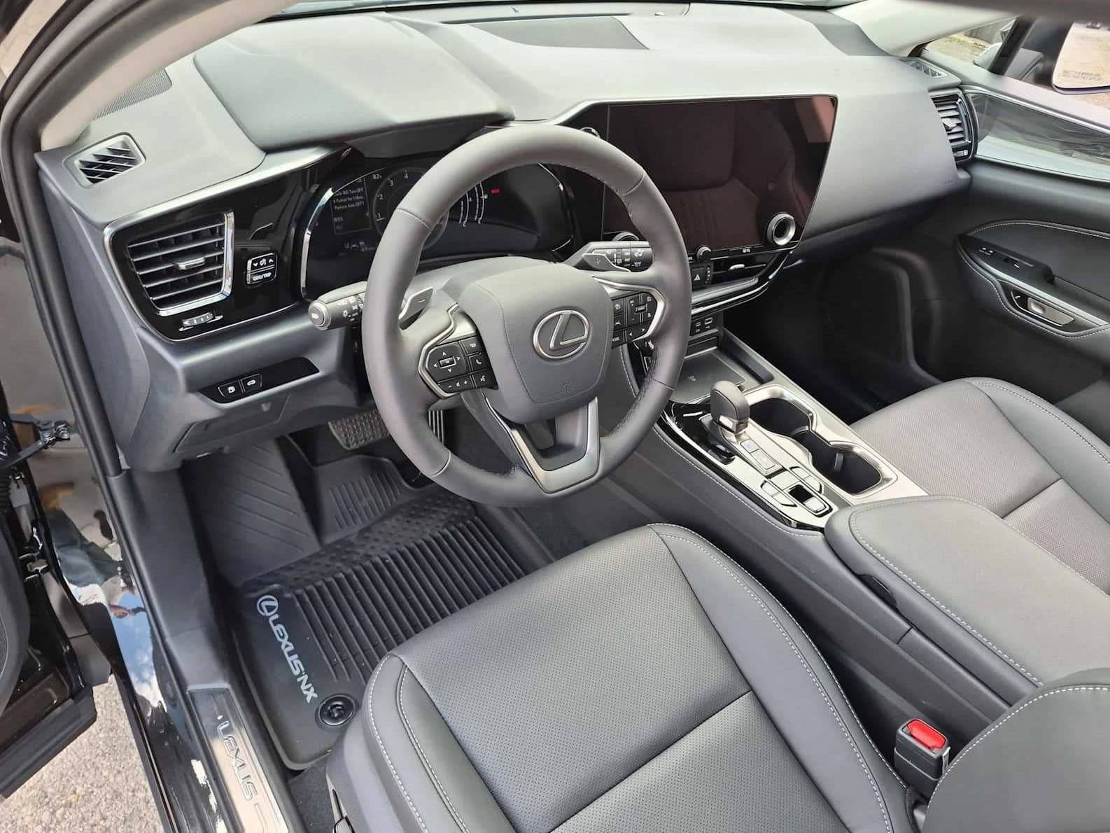 Lexus NX NX 350 Premium AWD 2026 — side view
