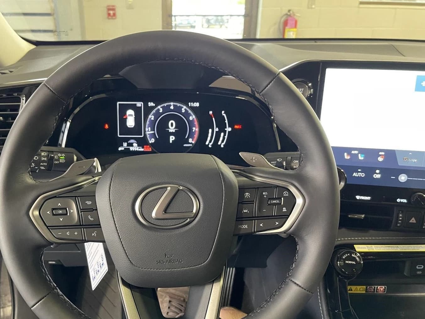 Lexus NX NX 350 Premium AWD 2026 — side view
